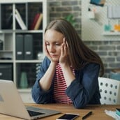 ΚΟΠΩΣΗ ΕΓΚΕΦΑΛΟΣ ΤΕΧΝΗΤΗ ΝΟΗΜΟΣΥΝΗ CHATBOT