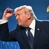 Όποια πορεία κι αν επιλέξει ο Τραμπ, το τίμημα θα το πληρώσουν άλλοι.