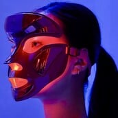 Μπορεί αυτή η μάσκα να διώξει τις ρυτίδες σου; Όλα όσα πρέπει να ξέρεις για τα νέα beauty tools