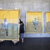 Το τρίπτυχο του Francis Bacon των 142,4 εκατ. δολαρίων μπήκε στο νέο κτίριο του LACMA