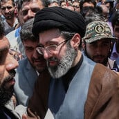 ΜΟΤΖΤΑΜΠΑ ΧΑΜΕΝΕΙ ΝΕΟ ΜΗΝΥΜΑ