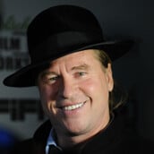 ΒΑΛ ΚΙΛΜΕΡ ΤΕΧΝΗΤΗ ΝΟΥΜΟΣΗΝΗ AI 