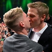 DOMINIK KRAUSE ΝΕΟΣ ΔΗΜΑΡΧΟΣ ΜΟΝΑΧΟ ΑΝΟΙΧΤΑ ΓΚΕΙ