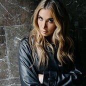 Εύη Καλογηροπούλου: «Ξενίζει όταν μια γυναίκα κάνει ταινίες δράσης»