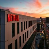 Γιατί το Netflix αυξάνει τις τιμές του χωρίς να χάνει χρήστες