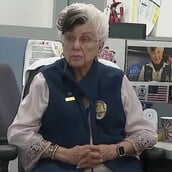 ΜΠΡΟΥΣ ΓΟΥΙΛΙΣ ΜΗΤΕΡΑ ΕΘΕΛΟΝΤΙΣΜΟΣ ΑΣΤΥΝΟΜΙΑ ΛΟΣ ΑΝΤΖΕΛΕΣ