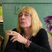  Lucy Sante: «Πρέπει να σκοτώσεις κάτι για να γεννηθεί κάτι άλλο»