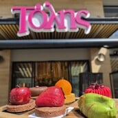 Tolis Sweets ’n’ Eats: Το viral «Bασίλειο των Φρούτων» στη Νίκαια