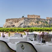 Πάσχα στο Ξενοδοχείο Μεγάλη Βρεταννία: Γιορτινές γεύσεις και αυθεντική φιλοξενία στο κέντρο της Αθήνας