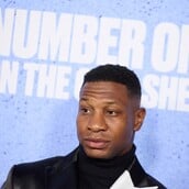 ΤΖΟΝΑΘΑΝ ΜΕΙΤΖΟΡΣ ΠΑΡΑΘΥΡΟ ΓΥΡΙΣΜΑΤΑ ΤΑΙΝΙΑ ΑΤΥΧΗΜΑ