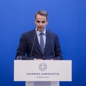 ΑΠΑΓΟΡΕΥΣΗ SOCIAL ΑΝΗΛΙΚΟΙ ΚΑΤΩ 15 ΕΤΩΝ ΜΗΤΣΟΤΑΚΗΣ