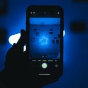 ΜΠΛΕ ΦΩΣ ΥΠΝΟΣ