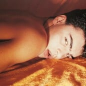 Ο Walter Pfeiffer και η τέχνη του να πιάνεις την ομορφιά τη στιγμή που περνά