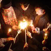 Πώς γεννήθηκε η παράδοση της πασχαλινής λαμπάδας;