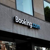 BOOKING.COM ΚΥΒΕΡΝΟΕΠΙΘΕΣΗ