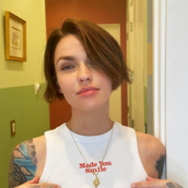 RUBY ROSE KATY PERRY ΣΕΞΟΥΑΛΙΚΗ ΚΑΚΟΠΟΙΗΣΗ