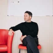 «Δεν είναι δουλειά των πλουσίων να αποφασίζουν τι φόρους θα πληρώνουν»