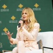 Η Νικόλ Κίντμαν εκπαιδεύεται για να γίνει «death doula»