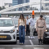 "Γιατί δεν θα σταθώ όρθια όταν ηχήσει η σειρήνα της Ημέρας Μνήμης του Ολοκαυτώματος" 