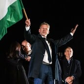 ΠΕΤΕΡ ΜΑΓΙΑΡ ΕΕ ΟΥΓΓΑΡΙΑ