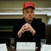 ΕΛΟΝ ΜΑΣΚ Χ XCHAT