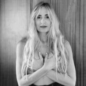 «Μετά το χειρουργείο, δεν μπόρεσα ποτέ να ξαναγγίξω το στήθος μου»