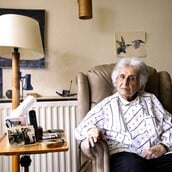 Η τσελίστρια του Άουσβιτς έγινε 100 ετών και η ιστορία της παραμένει αδιανόητη