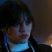 WEDNESDAY ΤΡΙΤΗ ΣΕΖΟΝ ΤΖΕΝΑ ΟΡΤΕΓΚΑ NETFLIX ΠΑΡΙΣΙ ΤΙΜ ΜΠΑΡΤΟΝ