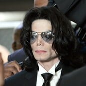 ΜΑΙΚΛ ΤΖΑΚΣΟΝ ΚΑΤΑΓΓΕΛΙΑ ΣΕΞΟΥΑΛΙΚΗ ΚΑΚΟΠΟΙΗΣΗ