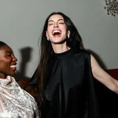 Η Αν Χάθαγουεϊ απαντά για τους σωματότυπους στο Ο Διάβολος Φοράει Prada 2