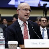 ABC FCC ΕΠΑΝΕΞΕΤΑΣΗ ΑΔΕΙΩΝ ΜΕΤΑΔΟΣΗΣ ΚΑΝΑΛΙ ΝΤΟΝΑΛΝΤ ΤΡΑΜΠ ΤΖΙΜΙ ΚΙΜΕΛ ΜΕΛΑΝΙΑ ΤΡΑΜΠ