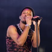 D4VD ΔΟΛΟΦΟΝΙΑ