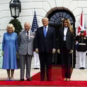 ΝΤΟΝΑΛΝΤ ΤΡΑΜΠ ΒΑΣΙΛΙΑΣ ΚΑΡΟΛΟΣ ΕΠΙΣΚΕΨΗ ΟΥΙΣΚΙ ΔΑΣΜΟΙ