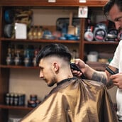 Peaky Barbers: Στο Κουκάκι το grooming είναι μια ολόκληρη εμπειρία