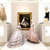 Το Met Gala θέλει να αποδείξει ότι η μόδα είναι τέχνη αλλά όλοι μιλούν για τον Τζεφ Μπέζος