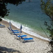 ΤΟΥΡΙΣΤΑΣ ΞΑΠΛΩΣΤΡΑ ΑΠΟΖΗΜΙΩΣΗ ΕΛΛΗΝΙΚΟ ΝΗΣΙ