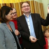 ΓΑΛΛΟΣ ΚΑΘΗΓΗΤΗΣ ΑΠΑΤΗ ΒΡΑΒΕΙΟ