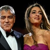 ΤΖΟΡΤΖ ΚΛΟΥΝΕΙ ΑΜΑΛ ΚΛΟΥΝΕΙ ΕΚΠΛΗΞΗ