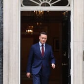 ΚΙΡ ΣΤΑΡΜΕΡ ΓΟΥΕΣ ΣΤΡΙΤΙΝΓΚ ΒΡΕΤΑΝΙΑ ΥΠΟΨΗΦΙΟΤΗΤΑ ΕΡΓΑΤΙΚΟΙ