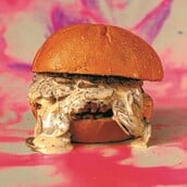 Κουτσή Κατσίκα: Ποιοτικό, οικονομικό street food που κατακτά την Αθήνα