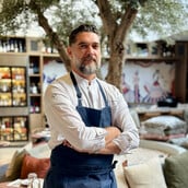 Cinapos: Το ελληνικό τραπέζι όπως το θυμόμαστε, σε σύγχρονη εκδοχή