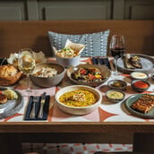 Yphes: Ένα αυθεντικό bistro με αθηναϊκό αέρα και μεσογειακή κουζίνα