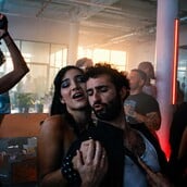 Η queer ταινία Club Kid του Jordan Firstman έγινε η πρώτη μεγάλη συμφωνία των Καννών για την A24