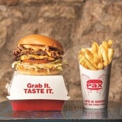 Pax Burgers: Οι locals έγιναν πιστοί οπαδοί της γεύσης τους