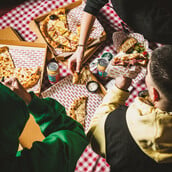 Amore Pizza: Ναπολιτάνικη πίτσα από το αδελφάκι του Lovely Days