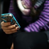 ΜΑΛΑΙΣΙΑ SOCIAL MEDIA ΜΕΤΡΑ ΑΝΗΛΙΚΟΙ ΠΑΙΔΙΑ
