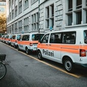 ΕΛΒΕΤΙΑ ΕΠΙΘΕΣΗ ΜΕ ΜΑΧΑΙΡΙ ΖΥΡΙΧΗ