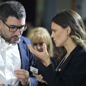 ΝΕΑ ΑΡΙΣΤΕΡΑ ΠΑΡΑΙΤΗΣΗ ΒΟΥΛΕΥΤΕΣ