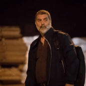 Ο Βασίλης Μπισμπίκης, που μοιάζει να γεννήθηκε για τον ρόλο