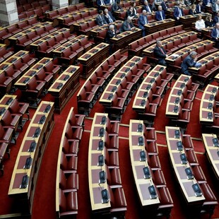 Βουλή: Συνεχίζεται η συζήτηση για την Συνταγματική Αναθεώρηση - Κοινωνικά και εργασιακά δικαιώματα στο επίκεντρο